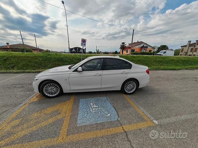 Usata BMW 320 Luxury Line 190 CV (139 kW) 2016 Bianco Berlina