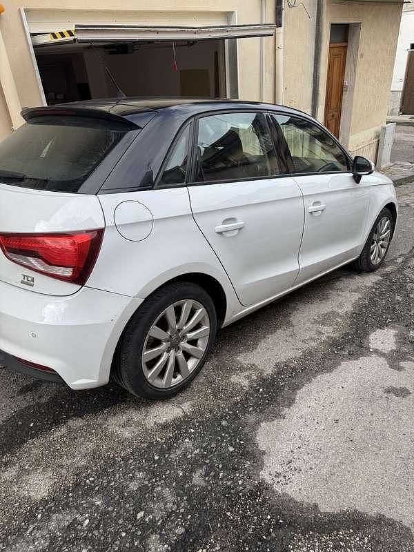 Usata Audi A1 Sportback Ambiente 90 CV (66 kW) 2015 Utilitaria