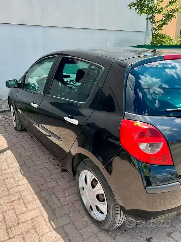Usata Renault Clio II 58 CV (42 kW) 2007 Nero Berlina