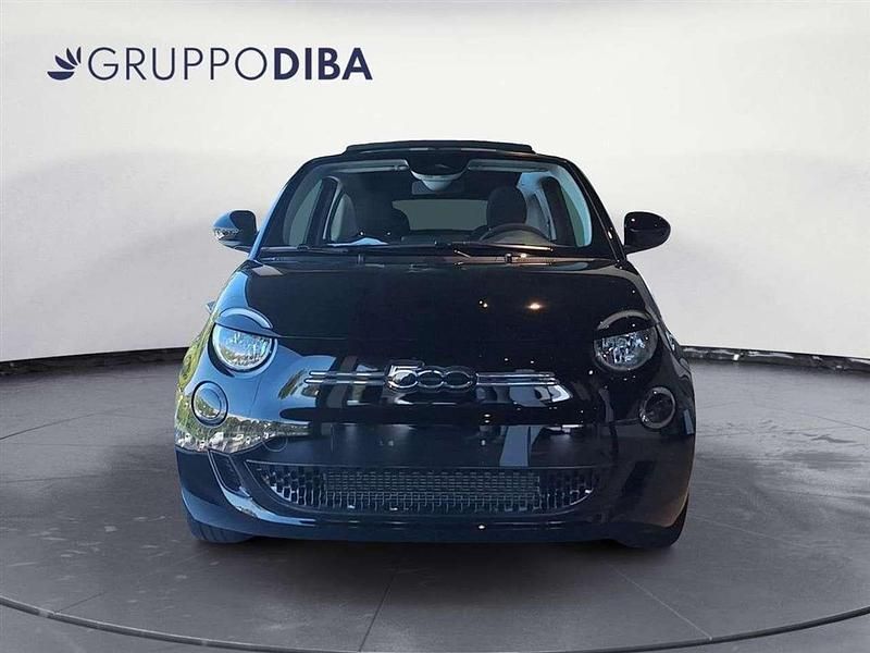 Usata Fiat 500e 42 kW (58 CV) 2024 Nero Cabrio