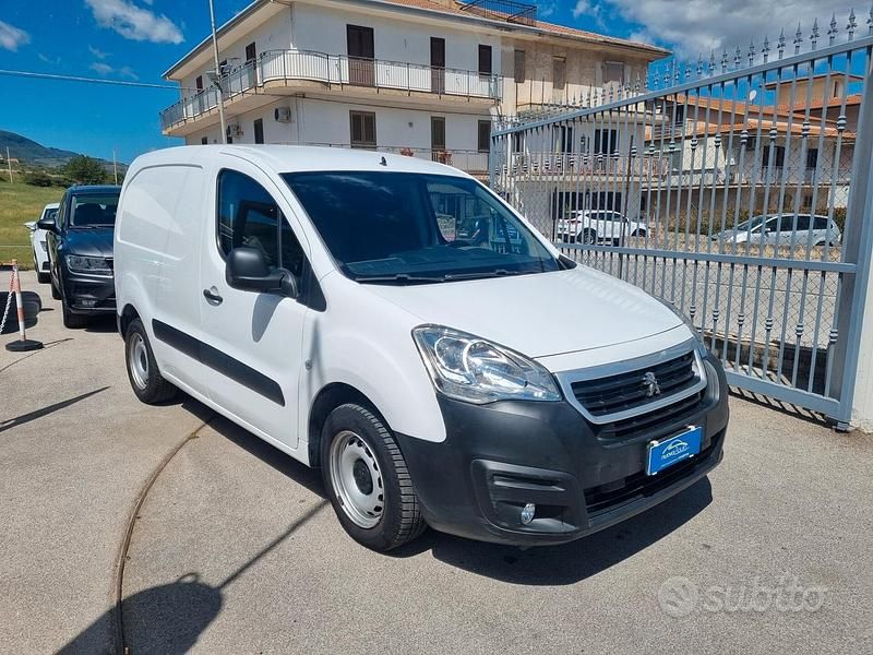 Usata Peugeot Partner 100 CV (73 kW) 2017 Bianco Monovolume