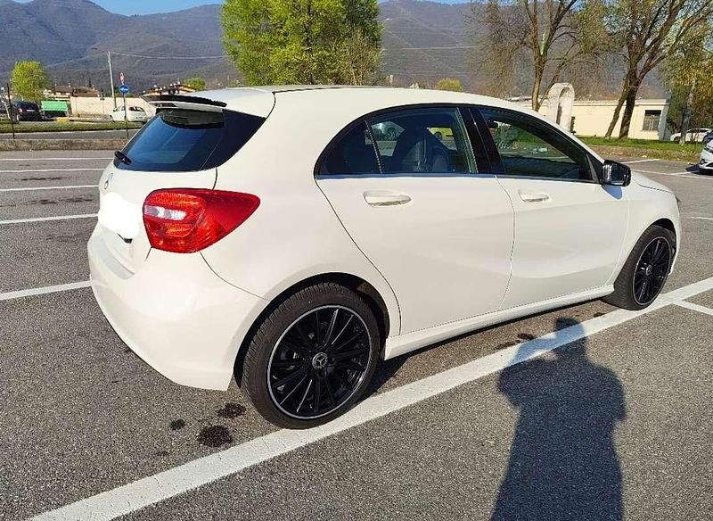 Usata Mercedes 180 Executive 122 CV (89 kW) 2013 Bianco Berlina