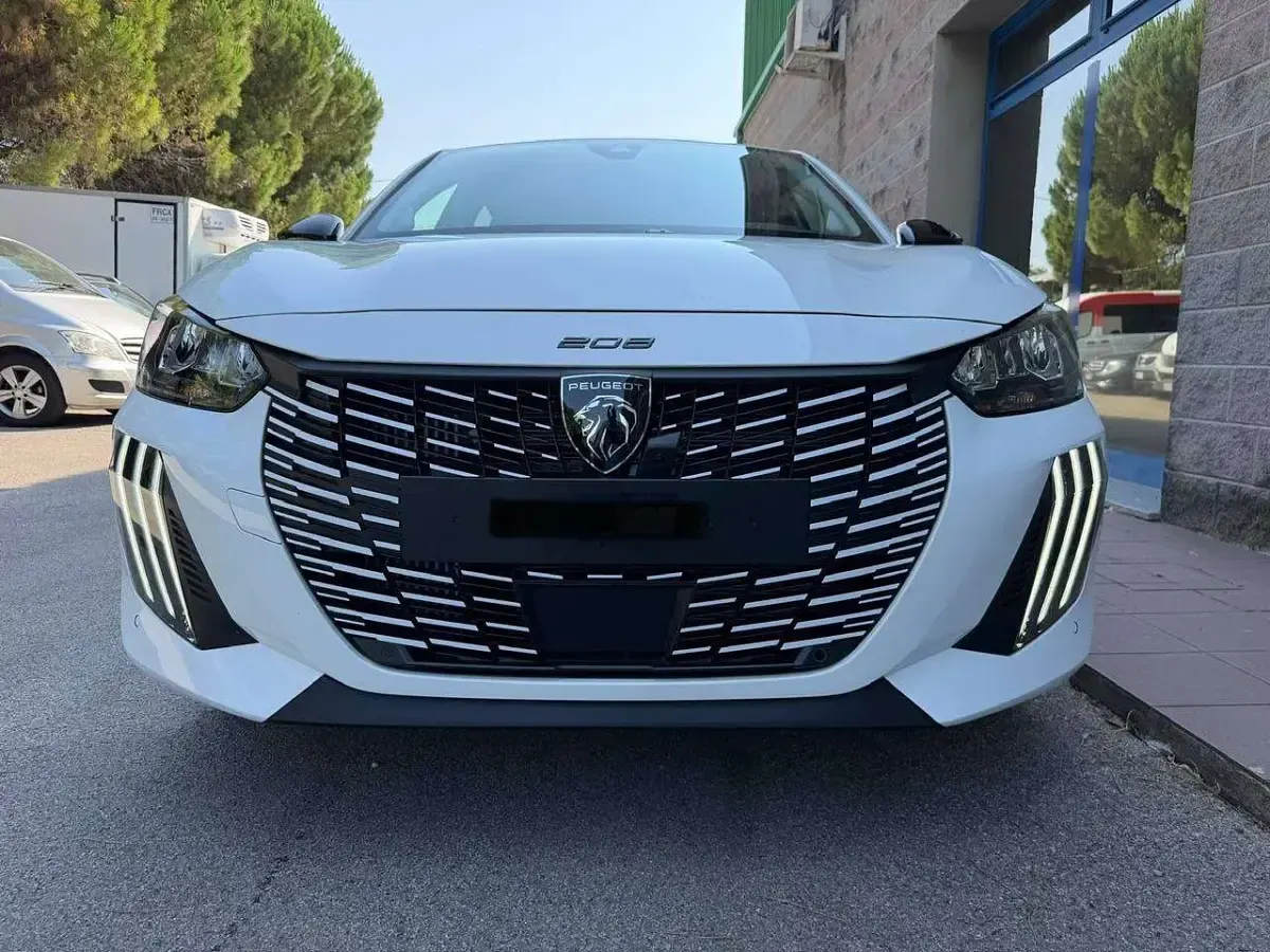 Nuova Peugeot 208 Allure 101 CV (74 kW) 2025 Bianco Utilitaria