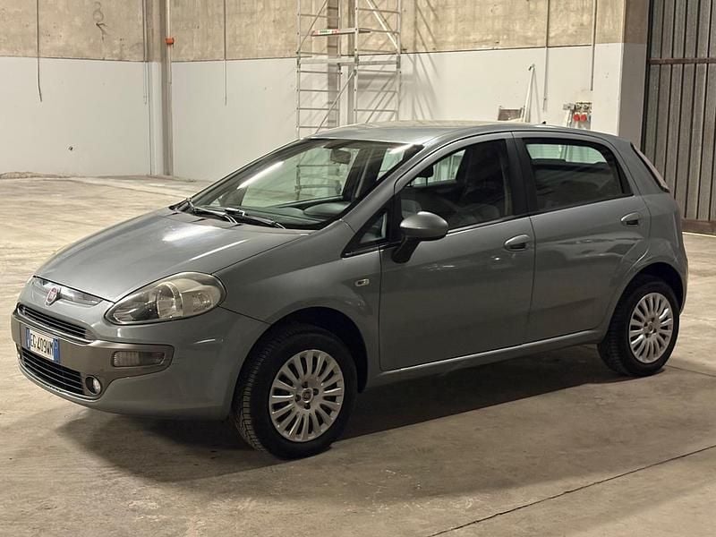 Usata Fiat Punto Evo Emotion 77 CV (56 kW) 2011 Grigio Utilitaria