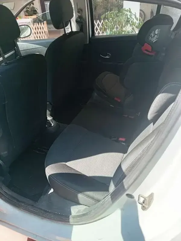 Usata Renault Clio III 75 CV (55 kW) 2012 Bianco Berlina