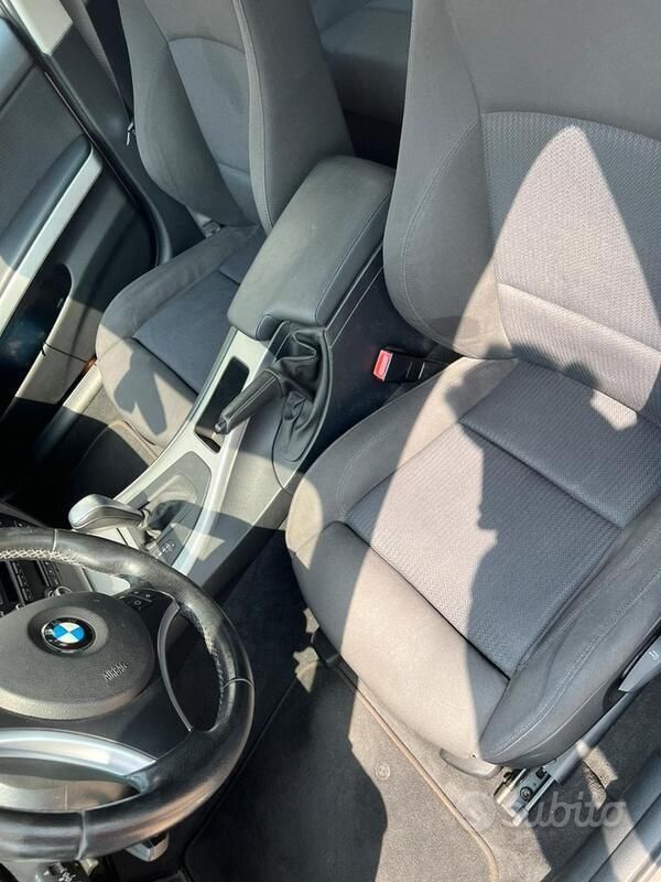Usata BMW 318 143 CV (105 kW) 2010 Berlina