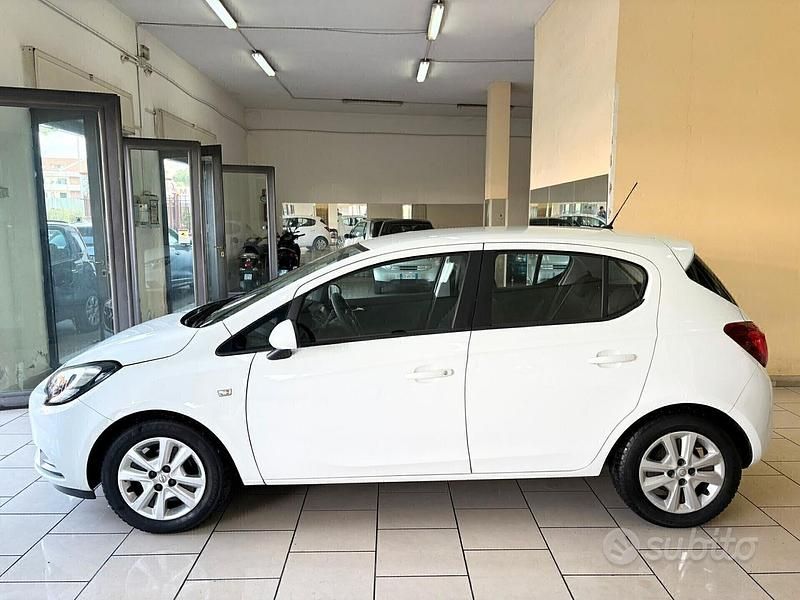 Usata Opel Corsa 90 CV (66 kW) 2015 Bianco Berlina
