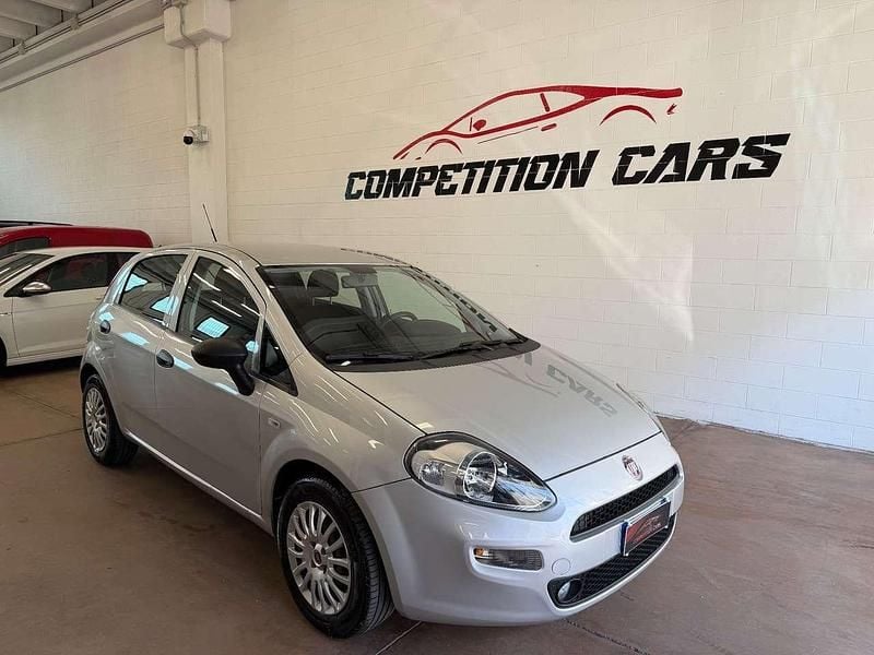 Argento Usata 2018 Fiat Punto Street Tre volumi | 5900 € (Buon prezzo) - Immagine 1/4
