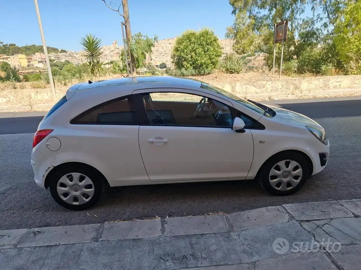 Usata Opel Corsa 85 CV (62 kW) 2014 Bianco Utilitaria