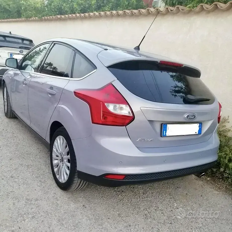 Usata Ford Focus 150 CV (110 kW) 2011 Grigio Berlina