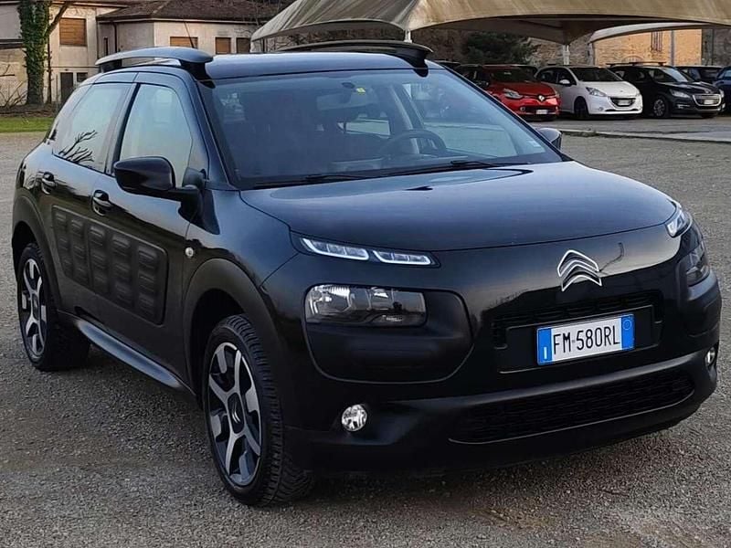 Usata Citroën C4 Shine 99 CV (72 kW) 2017 Nero SUV
