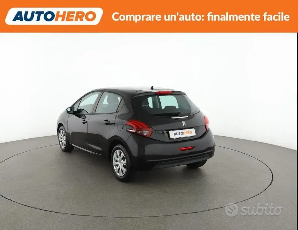Usata Peugeot 208 Active 68 CV (50 kW) 2015 Nero Utilitaria