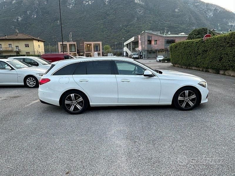 Usata Mercedes C220 Premium 200 CV (147 kW) 2022 Bianco Station wagon