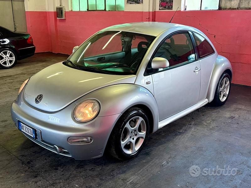 Usata VW Beetle 90 CV (66 kW) 2003 Grigio Utilitaria