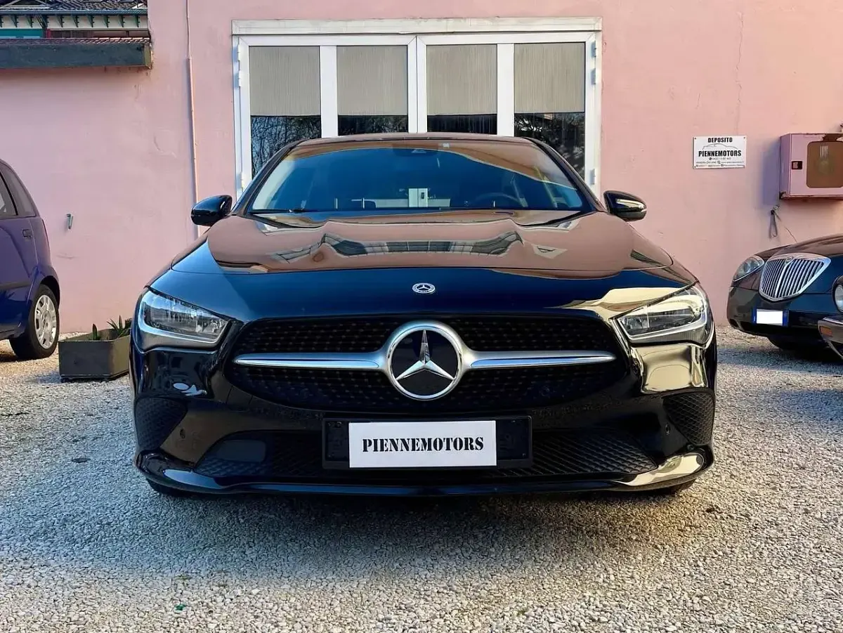 Usata Mercedes CLA180 Shooting Brake Business 136 CV (100 kW) 2022 Nero Station wagon