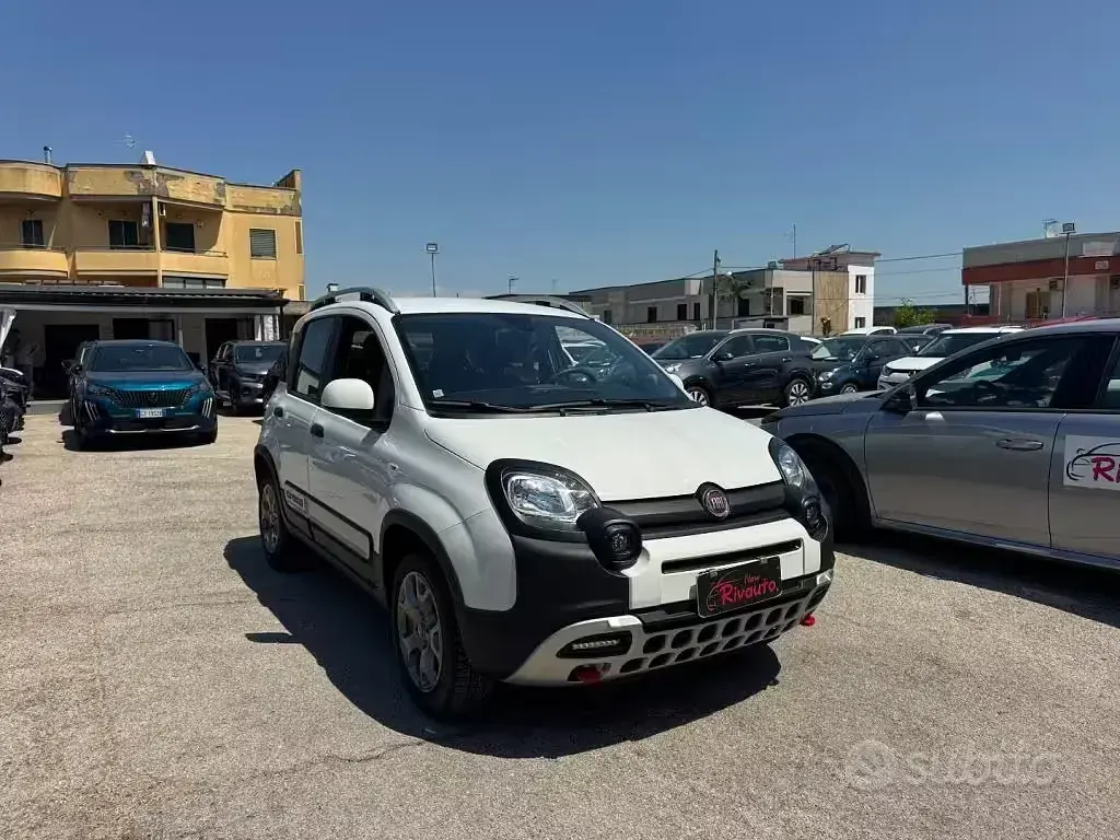 Usata Fiat Panda Cross Cross 69 CV (50 kW) 2022 Bianco Utilitaria