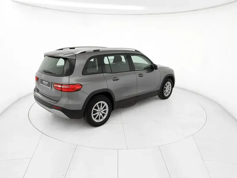 Usata Mercedes GLB200 Business 150 CV (110 kW) 2021 Grigio SUV