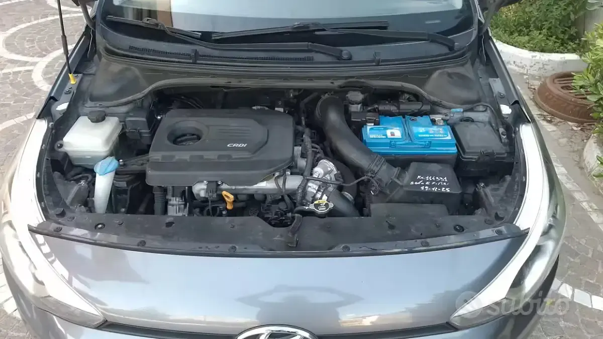 Usata Hyundai i20 Comfort 75 CV (55 kW) 2017 Grigio Berlina