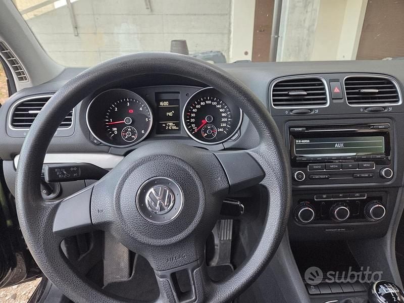 Begagnad VW Golf VI 105 HK (77 kW) 2012 Halvkombi