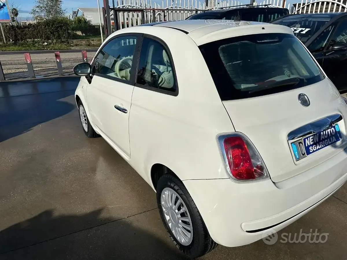 Usata Fiat 500 Lounge 69 CV (50 kW) 2008 Bianco Utilitaria