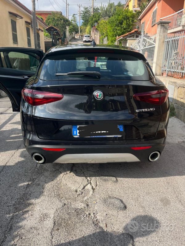Usata Alfa Romeo Stelvio 179 CV (131 kW) 2017 Nero SUV