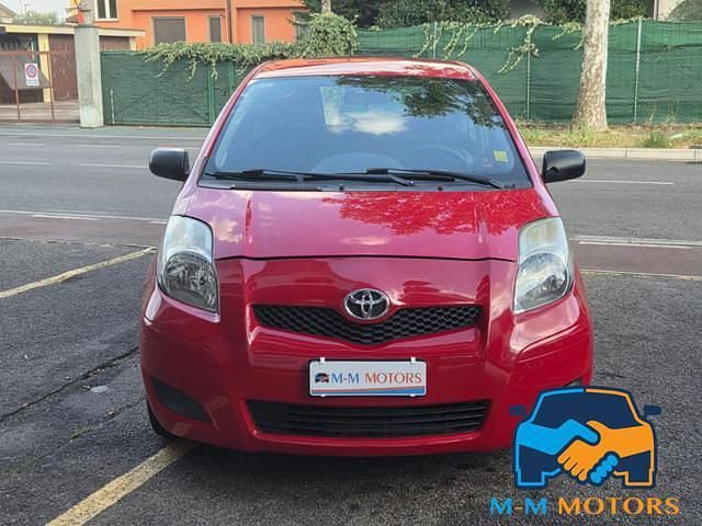 Usata Toyota Yaris Eco 69 CV (50 kW) 2010 Rosso Berlina