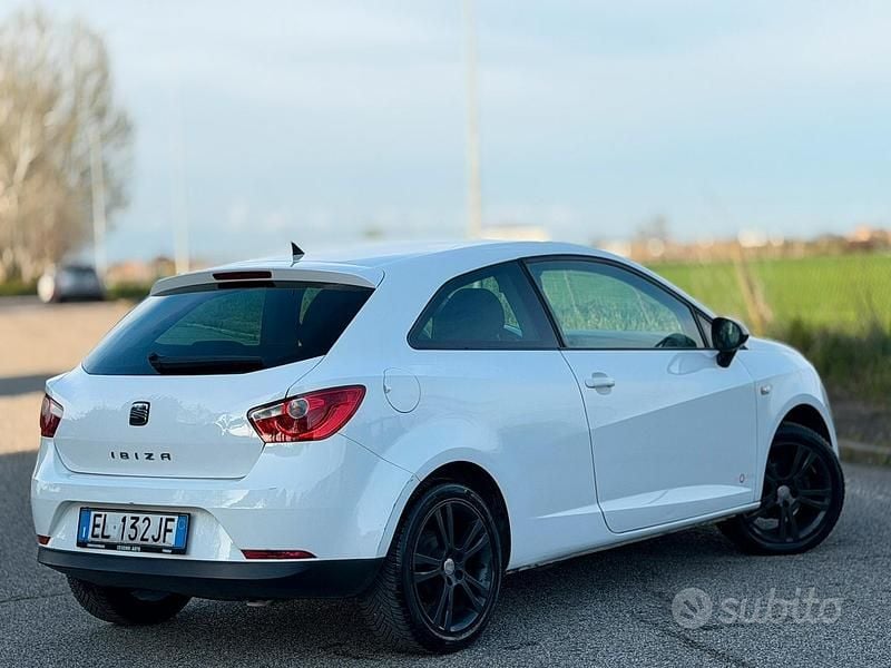 Usata Seat Ibiza 69 CV (50 kW) 2012 Bianco Utilitaria