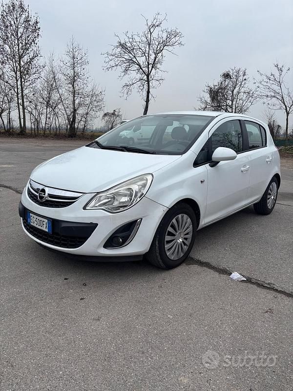 Usata Opel Corsa 2011 Bianco Utilitaria