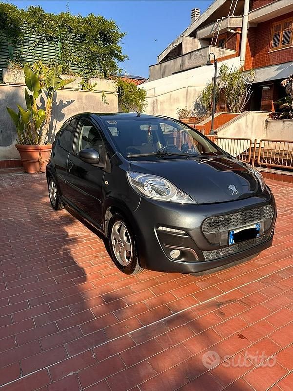 Nero Usata 2013 Peugeot 107 Due volumi | 5600 € (Buon prezzo) - Immagine 1/4