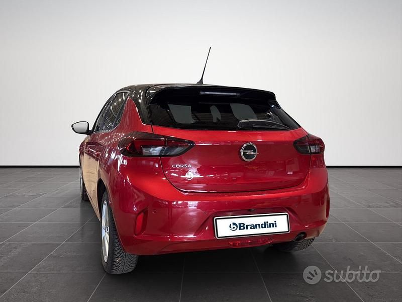 Usata Opel Corsa Elegance 100 CV (73 kW) 2022 Rosso Utilitaria