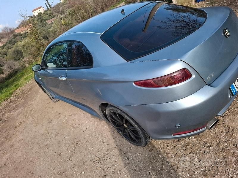 Usata Alfa Romeo GT 150 CV (110 kW) 2004 Grigio Coupé