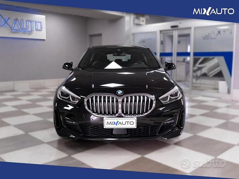 Usata BMW 118 Comfort Edition 150 CV (110 kW) 2022 Nero Utilitaria