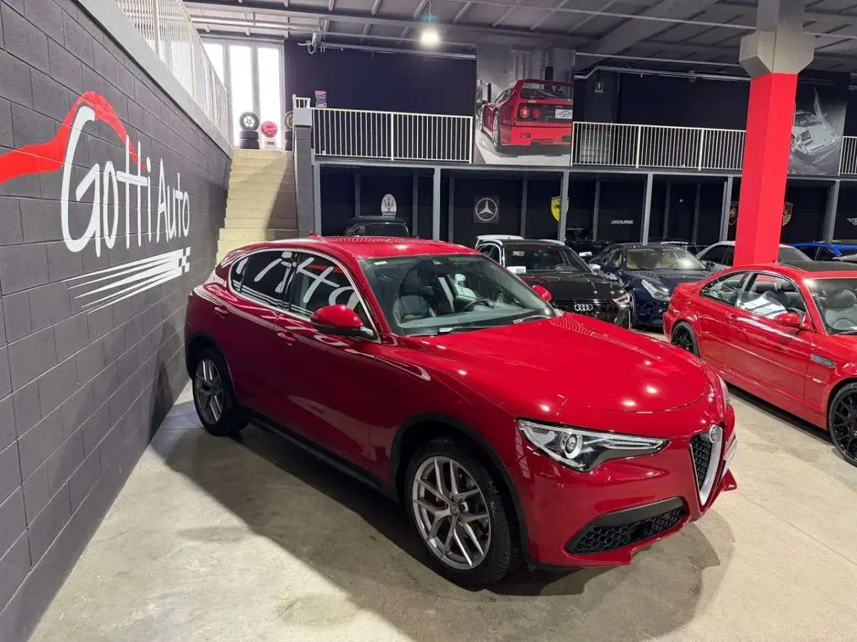 Usata Alfa Romeo Stelvio 280 CV (205 kW) 2017 Rosso SUV