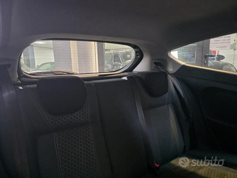 Usata Ford Fiesta 92 CV (67 kW) 2011 Nero Berlina