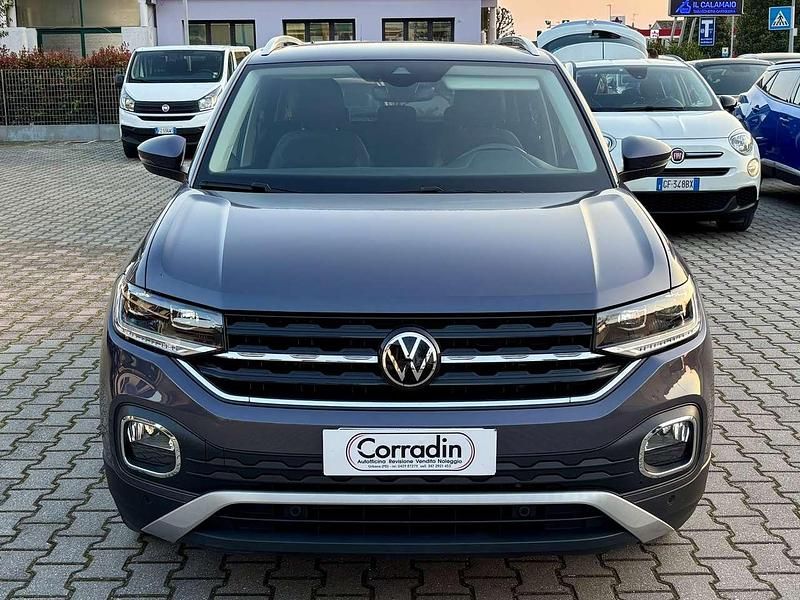 Usata VW T-Cross Advance 110 CV (80 kW) 2022 Grigio medio metallizzato SUV