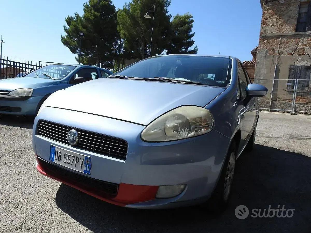 Usata Fiat Grande Punto Dynamic 64 CV (47 kW) 2006 Utilitaria