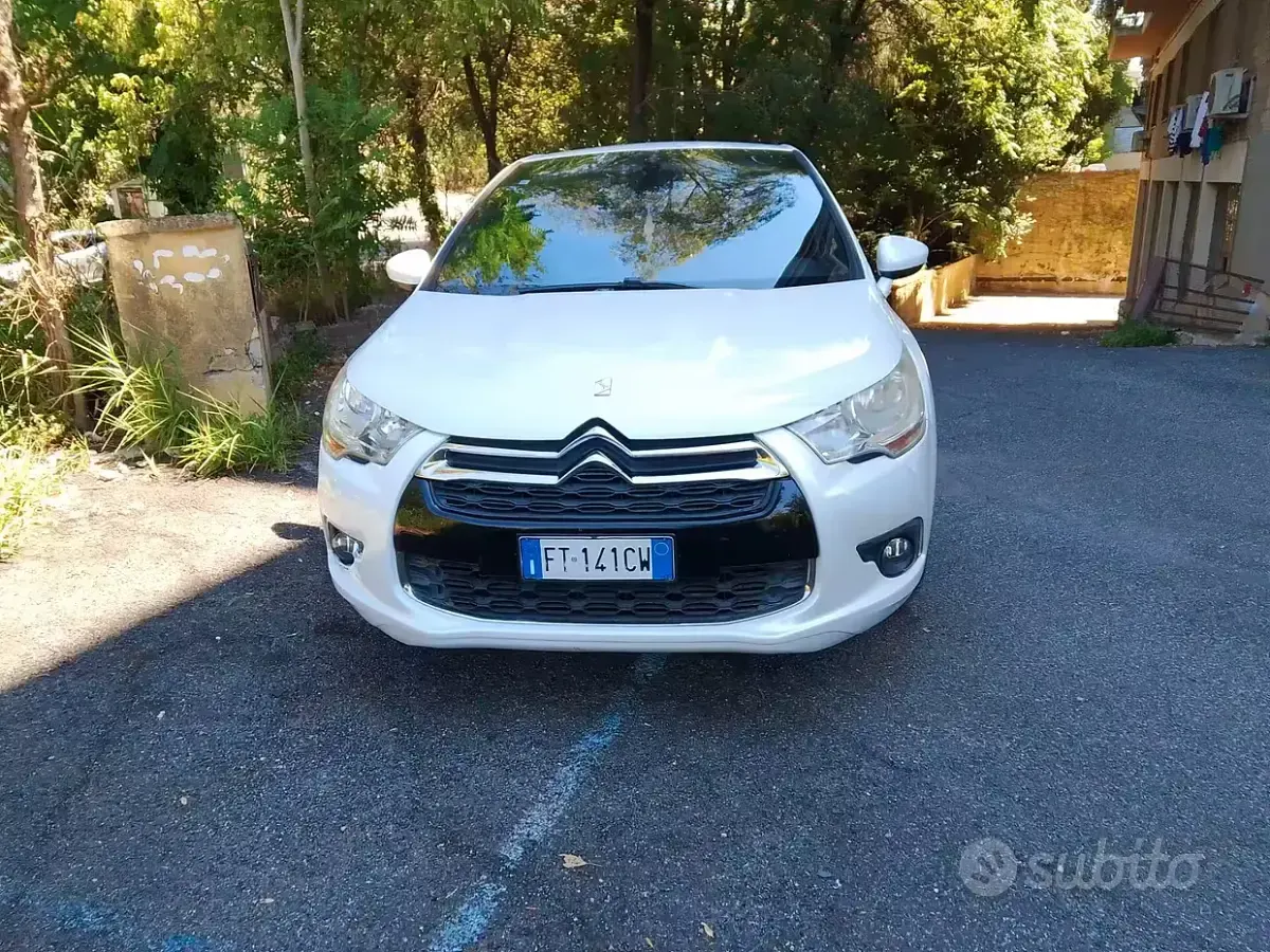 Usata DS Automobiles DS4 Chic 114 CV (83 kW) 2015 Bianco Berlina