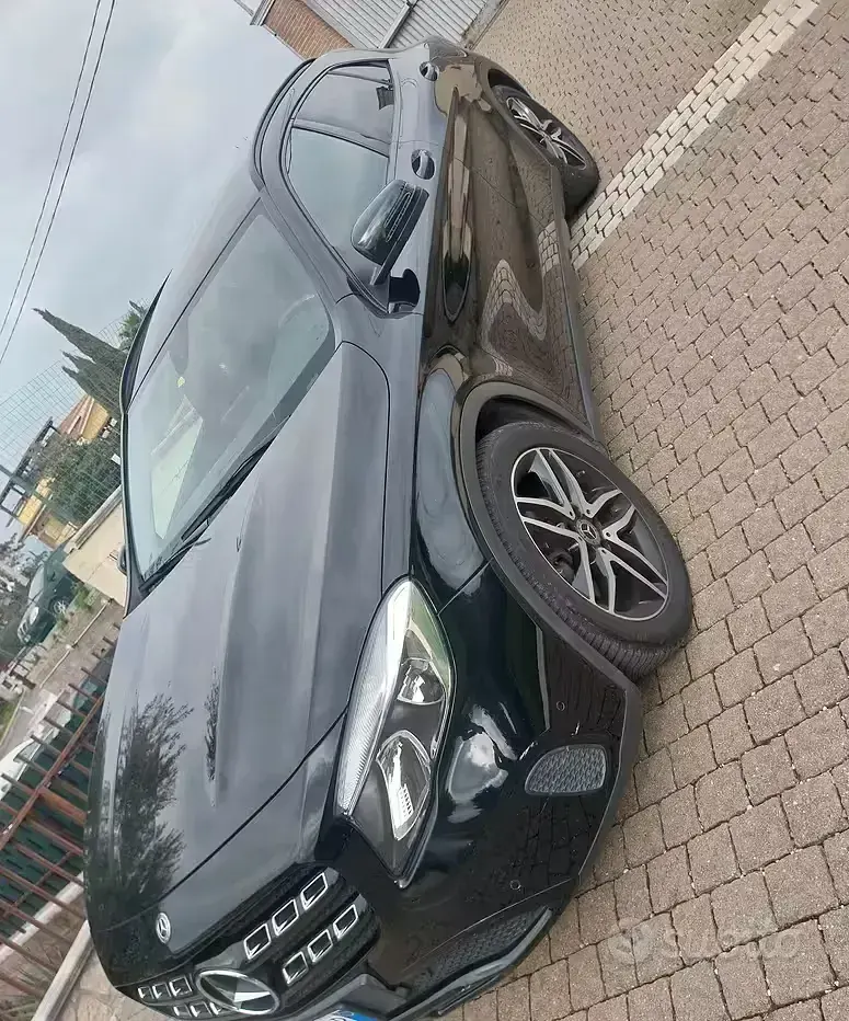Usata Mercedes GLA200 136 CV (100 kW) 2019 Nero SUV