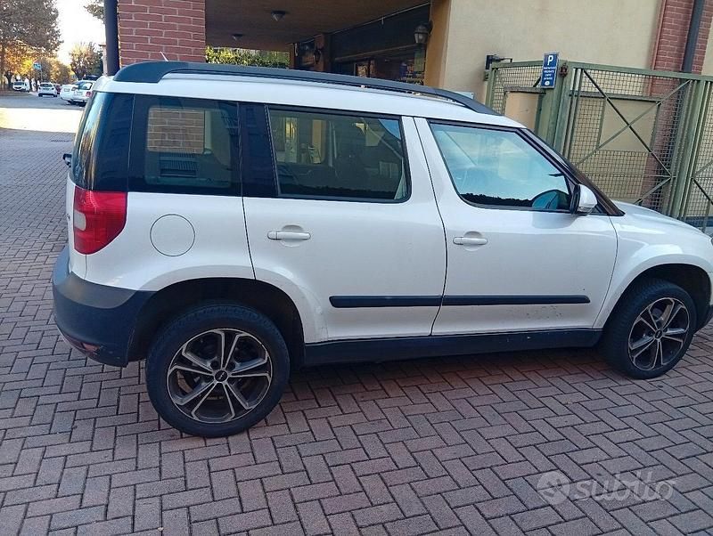 Usata Skoda Yeti Adventure 110 CV (80 kW) 2013 Bianco SUV