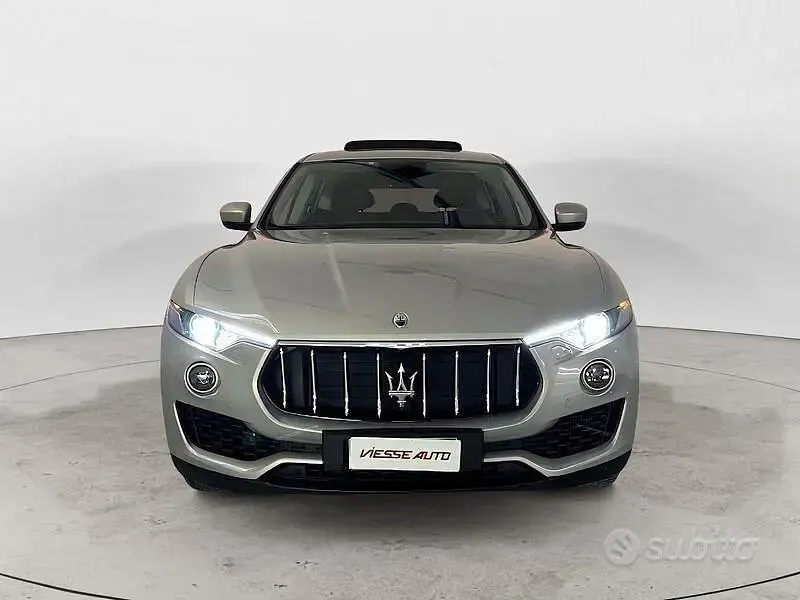 Usata Maserati Levante 275 CV (202 kW) 2018 Beige SUV
