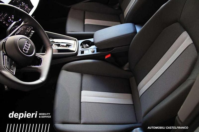 Usata Audi A3 Business 150 CV (110 kW) 2024 Grigio Berlina