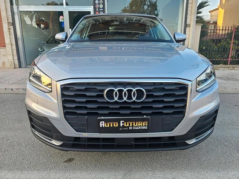 Usata Audi Q2 Business 116 CV (85 kW) 2019 Argento SUV
