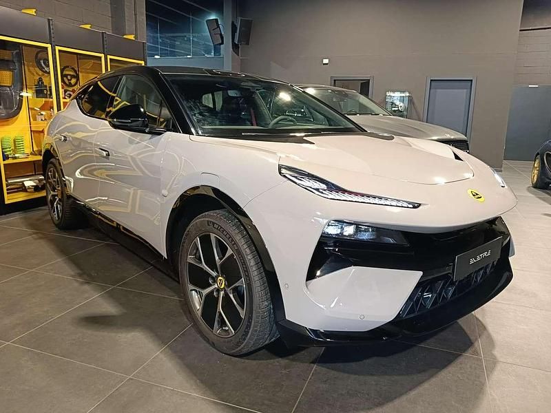 Nuova Lotus Eletre 441 kW (600 CV) 2026 Grigio kaimu SUV
