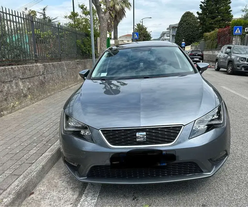 Usata Seat Leon 105 CV (77 kW) 2013 Grigio Berlina