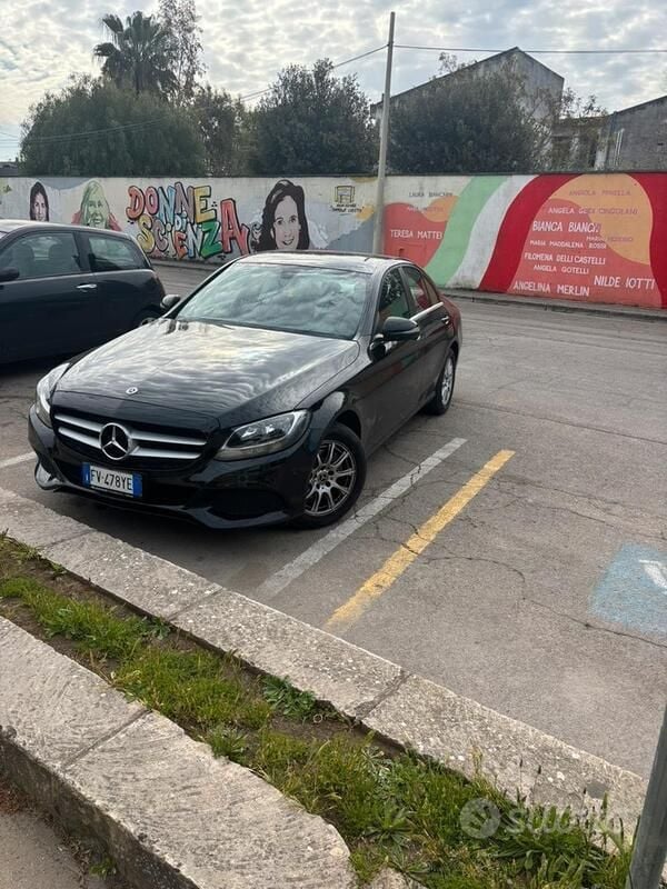 Usata Mercedes C180 116 CV (85 kW) 2019 Nero Berlina