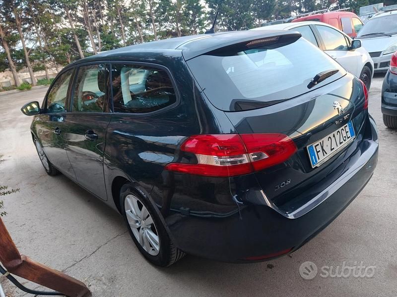 Usata Peugeot 308 Business-Line 120 CV (88 kW) 2017 Blu Station wagon