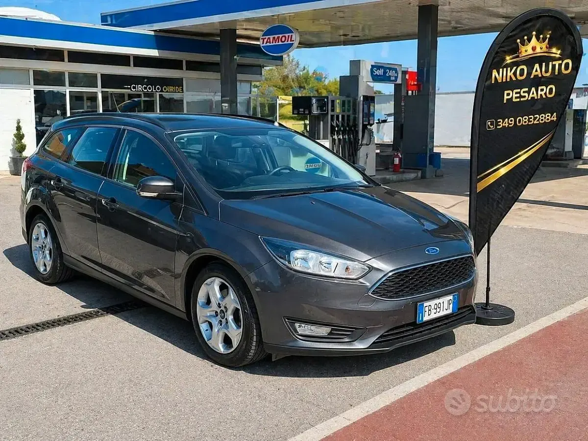 Begagnad Ford Focus Titanium 95 HK (69 kW) 2016 Grå Kombi