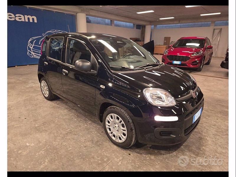 Usata Fiat Panda Icon 70 CV (51 kW) 2025 Agate black Utilitaria