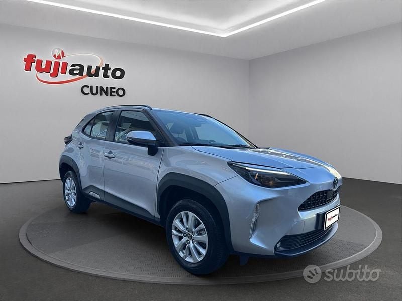 Usata Toyota Yaris Cross Active 116 CV (85 kW) 2025 Grigio SUV
