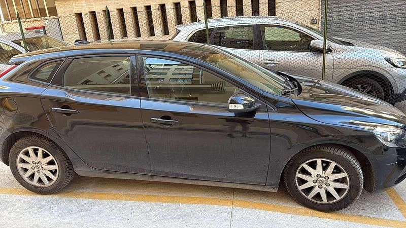 Usata Volvo V40 Kinetic 120 CV (88 kW) 2017 Berlina